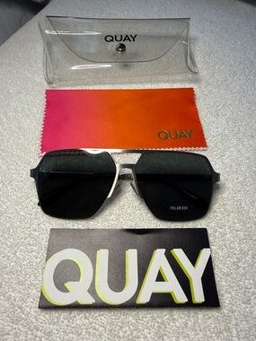 QUAY Unisex BACKSTAGE PASS Silver/ Black Polarized Sunglasses